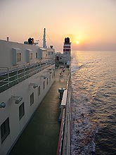 フェリーと夕日