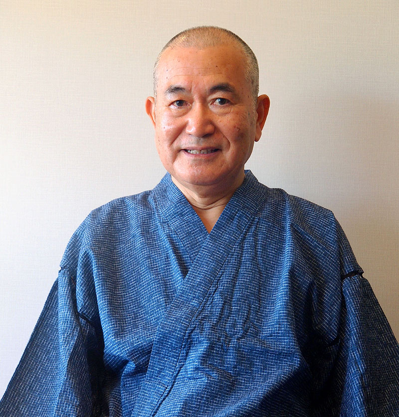 褌坊主の甚平姿