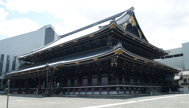 新装なった東本願寺御影堂(京都市) 撮影:2010年5月
