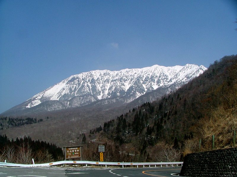 鍵掛峠から臨む大山 2007.3.23