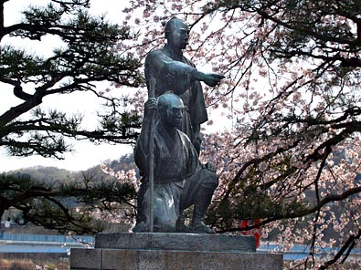 玉川兄弟の銅像
