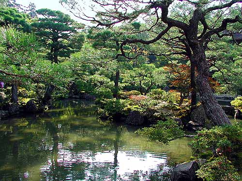 錦鏡池