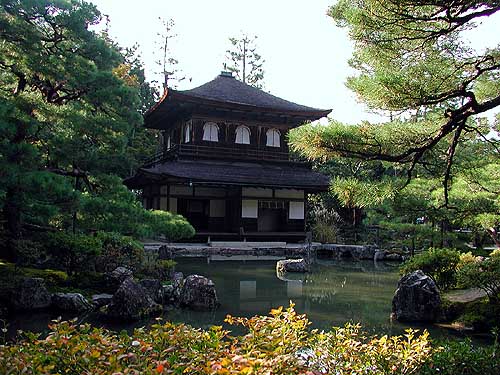 錦鏡池と銀閣