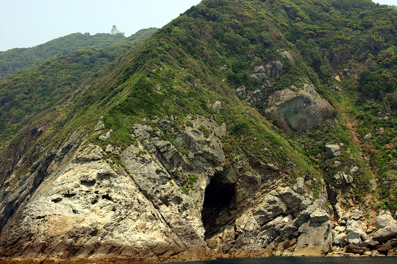沖ノ島と灯台