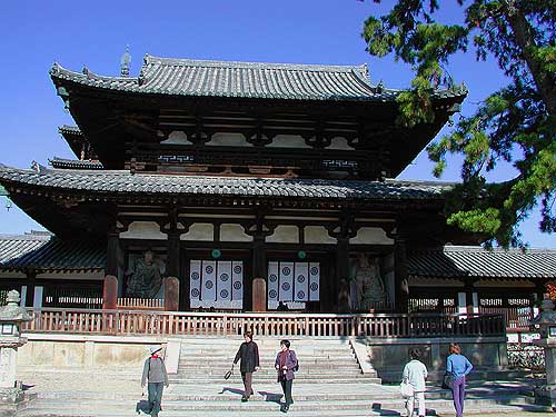 エンタシスが美しい中門(国宝)