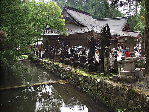 玉川と水向地蔵