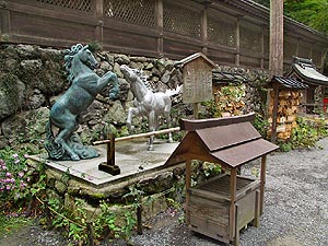 神馬銅像