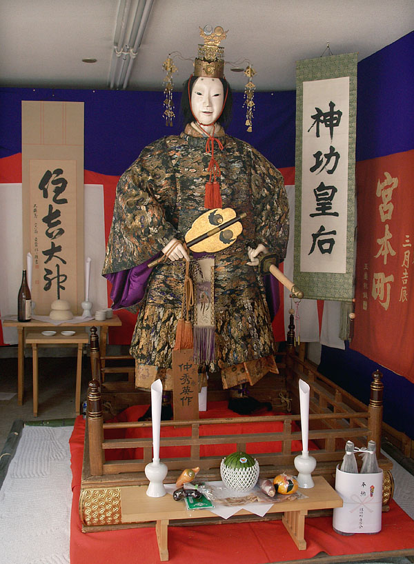 神功皇后全身像