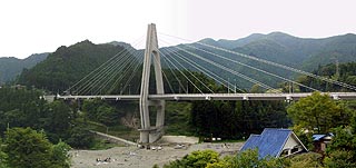 奥多摩大橋(斜張橋)