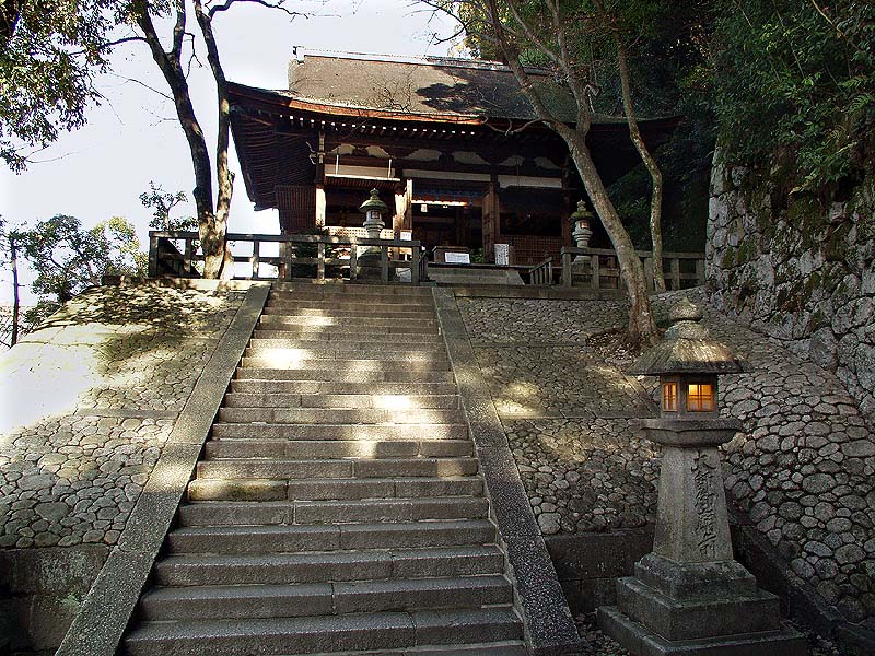拝堂を望む