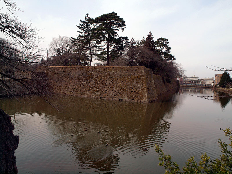 鶴ヶ城の濠