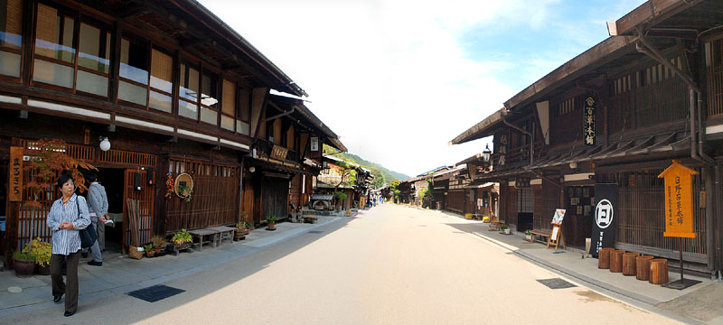 道幅の広い宿場町