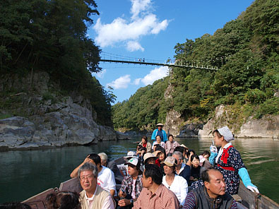 つつじ橋を通過