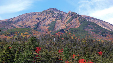 紅葉の御嶽山・剣ヶ峰(3,067m)