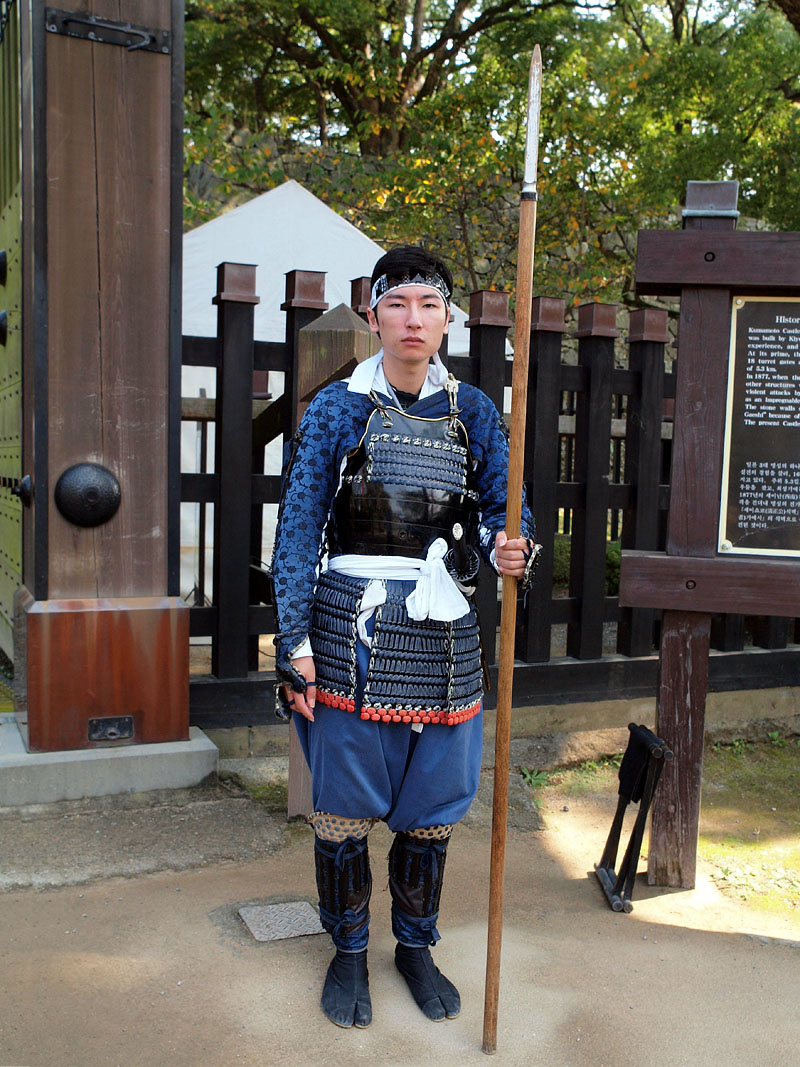 頬当御門に立つ兵士