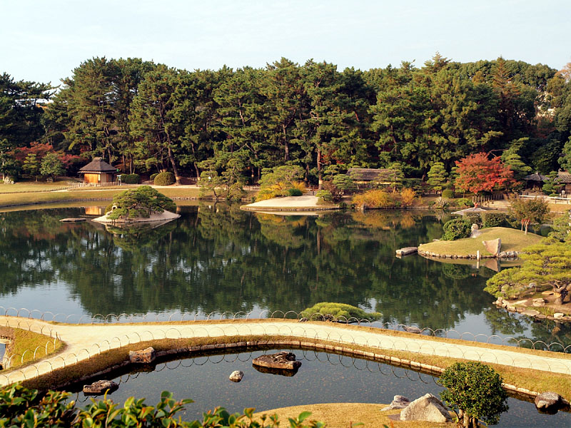 秋色の後楽園