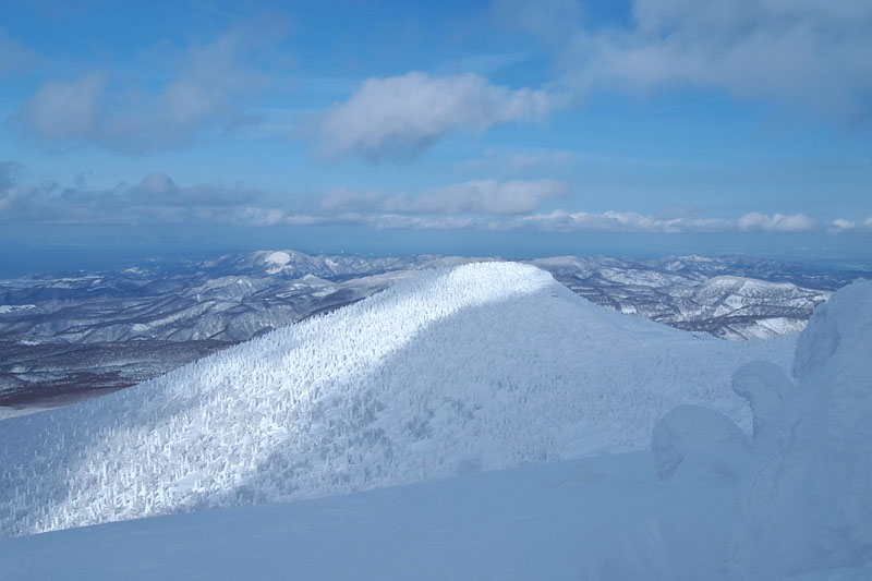 白い樹氷の山 14:11