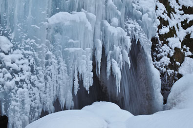 奥入瀬の凍滝