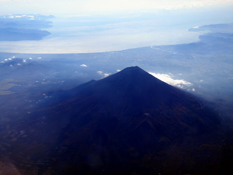 雪のない富士山/ANA251便(羽田〜福岡) 2011.10.27 11:58