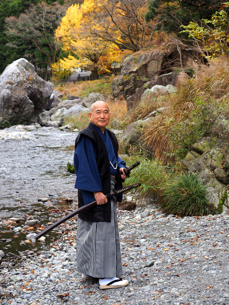 侍に扮した袴姿の和田爺(拡大)
