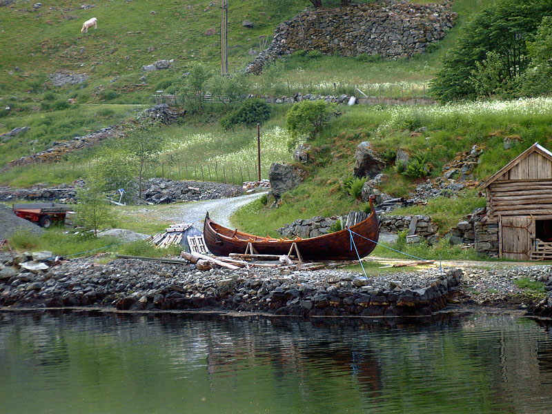 小型のヴァイキング船