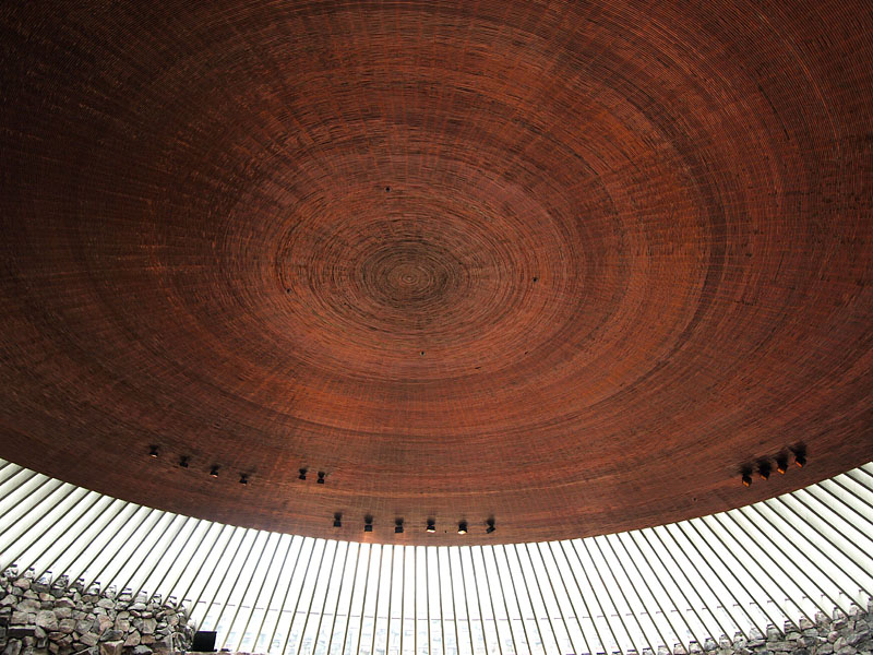 UFOのような大天井