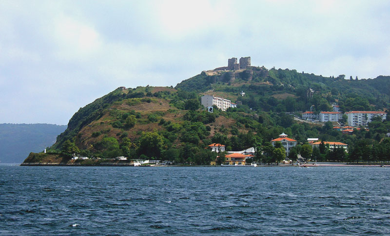 黒海入口の巨大な要塞