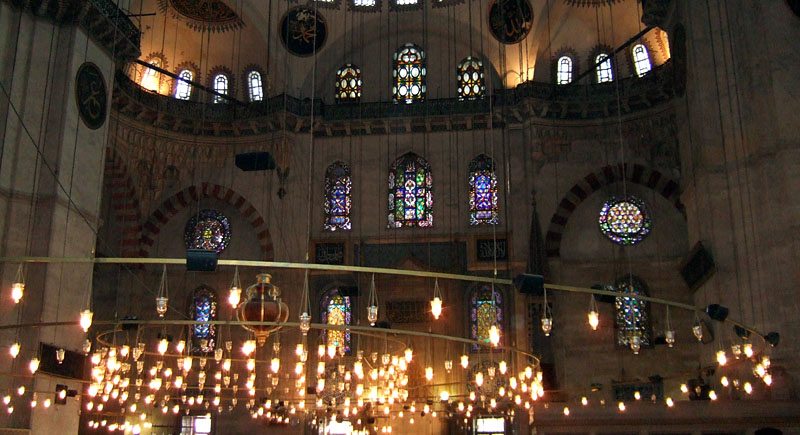 モスク東面のステンドグラス