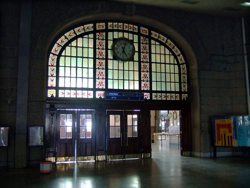 ハイダルパシャ駅のステンドグラス