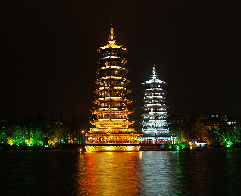 金銀双塔の夜景