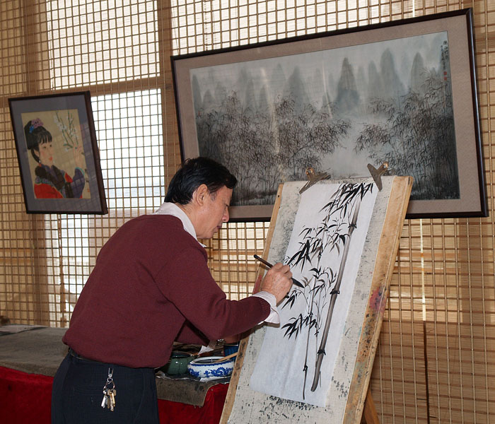 謝先生による水墨画の実演