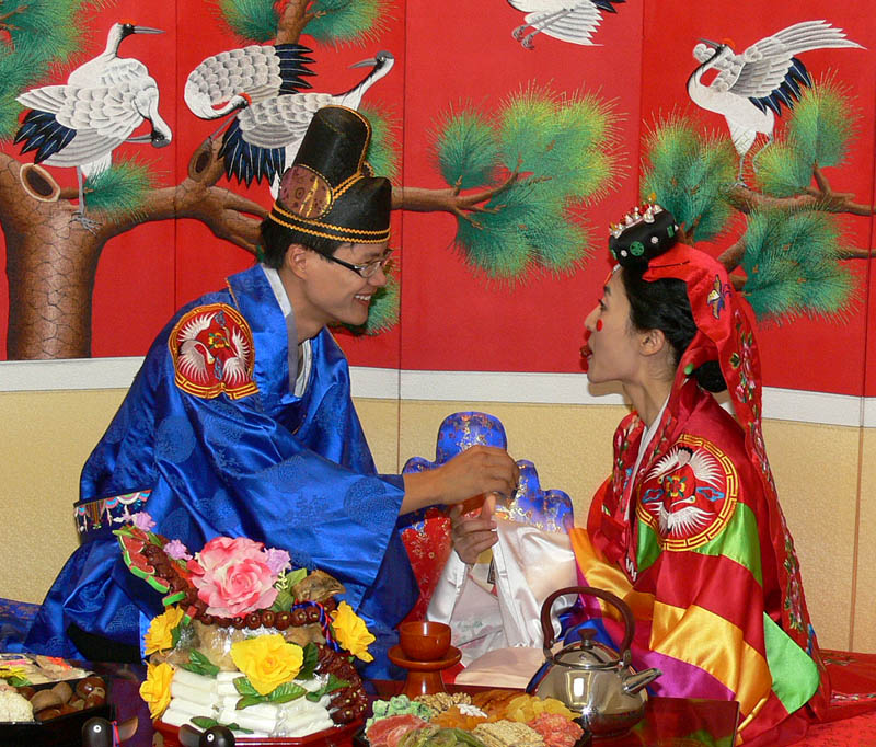 新婦に永久の愛を誓う新郎