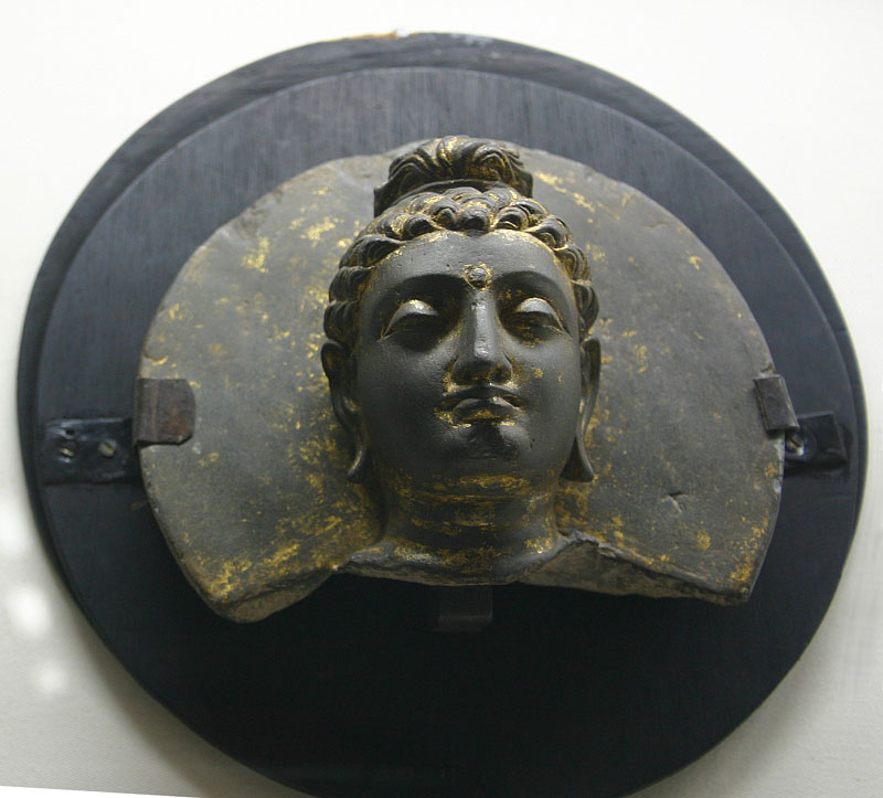 金箔を押した仏陀の頭部