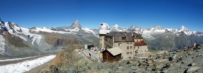 ゴルナーグラート山頂（3,089m）からマッターホルン（4,478m）を臨む