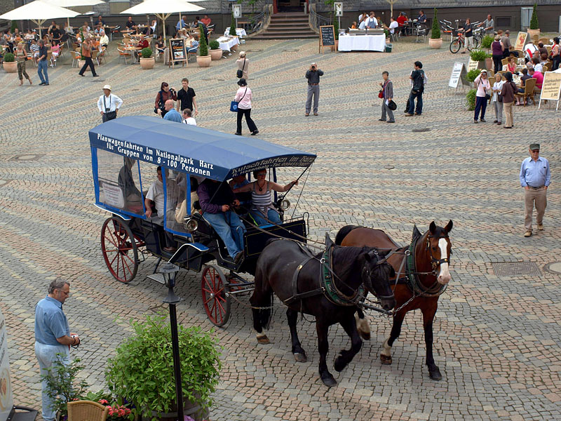 マルクト広場の二頭立て馬車