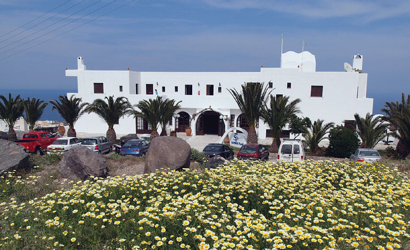 QAze SANTORINI PALACE