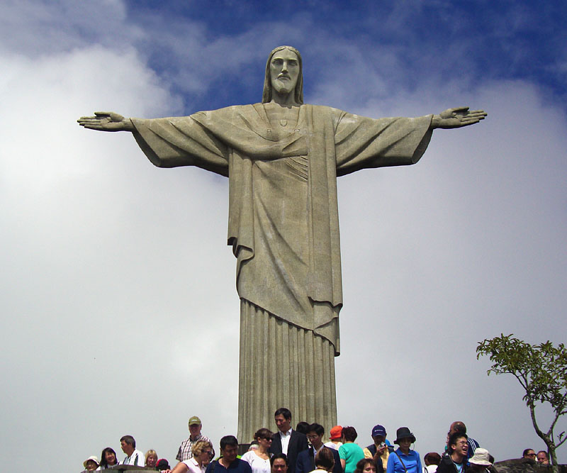 新・世界七不思議の一つに数えられる巨大なキリスト像