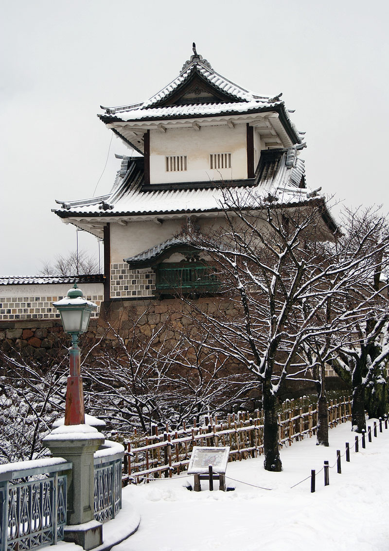 淡い雪化粧の石川櫓 2009.12.19 08:57