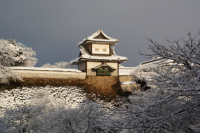 冠雪の石川櫓 2010.1.16 08:20
