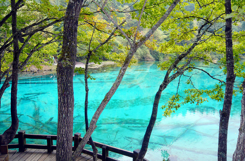 コバルトブルーの美しい五花海　Colorful Lake