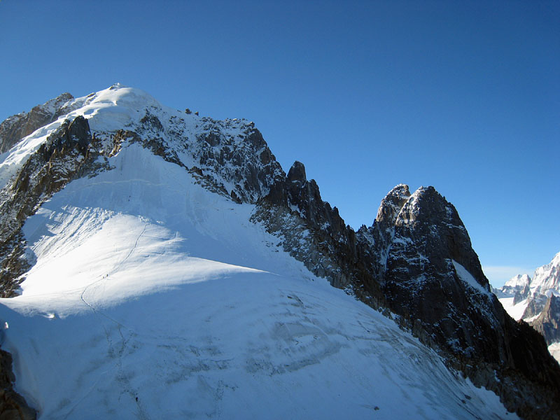 GM[Exg Aiguille Verte (4,122m@)Ƒoh[ les Drus (3,754m@E)