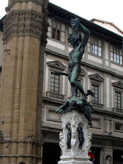 チェッリーニの「ペルセウス像」