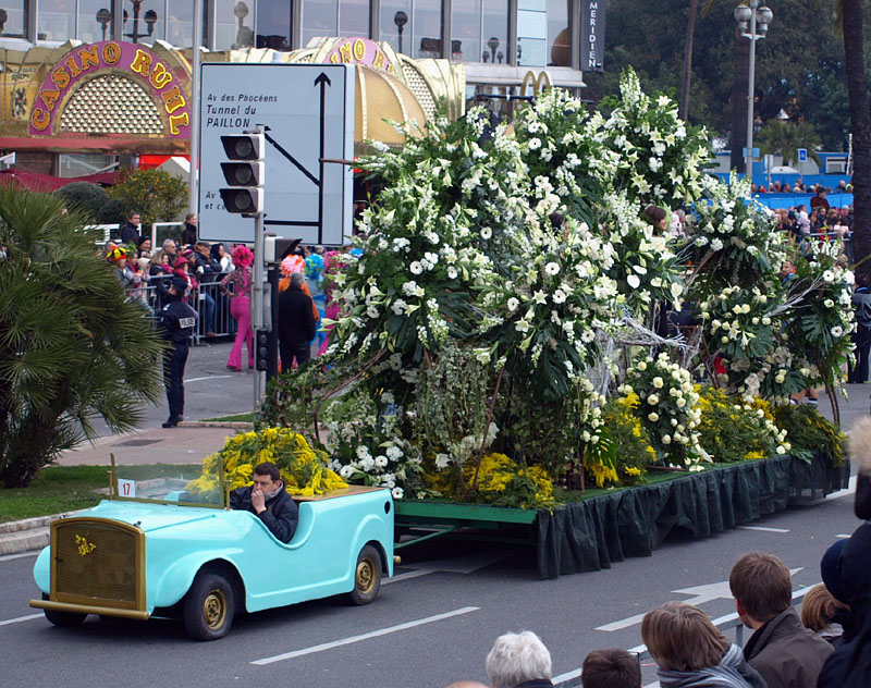 花車のパレード