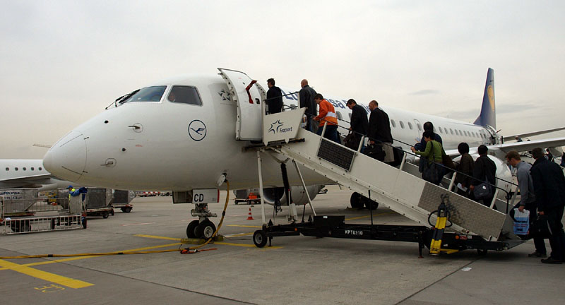 フランクフルト空港でグラーツ行きルフトハンザ3634便に乗換え