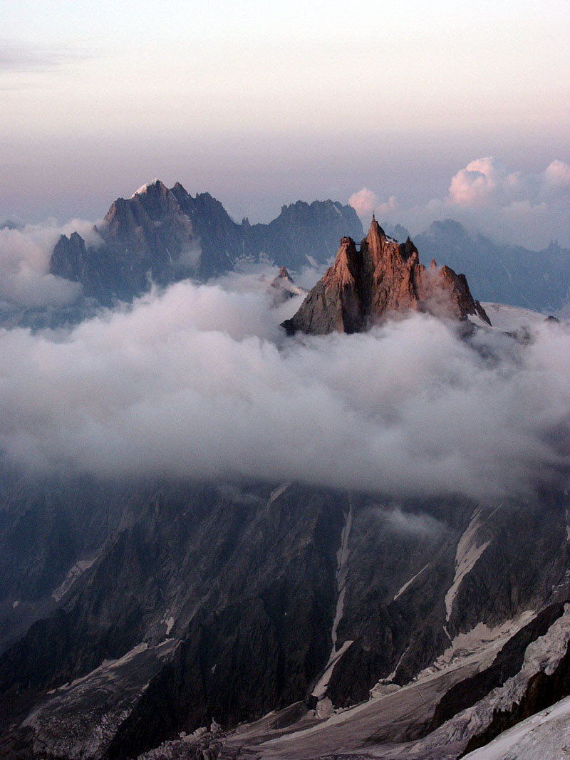 GM[EfE~fB Aiguille du Midi  itXj