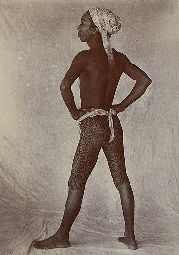 古き良き昔にビルマ人男性の誰もが着用した褌