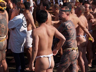 配置につく男たち 2