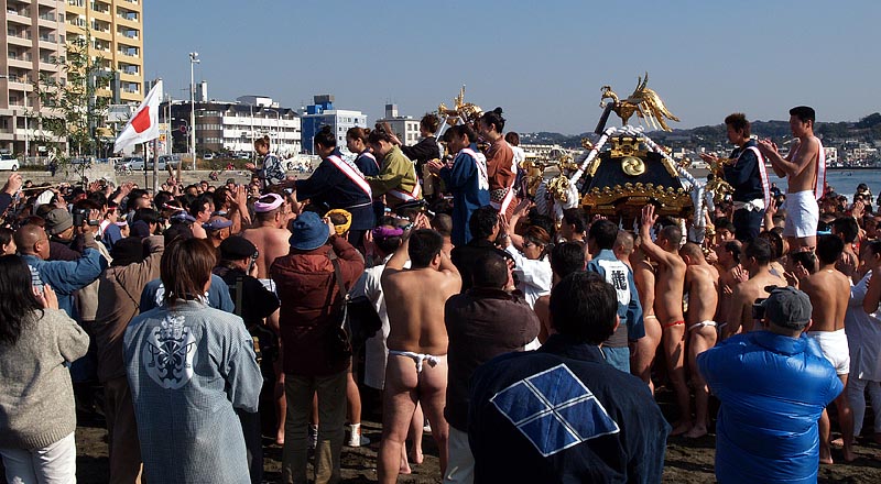 手締めで出陣