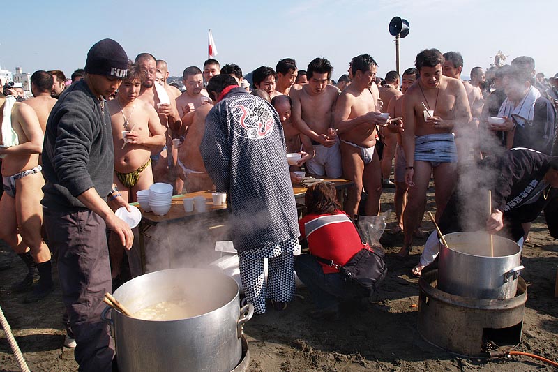 豚汁の炊き出し