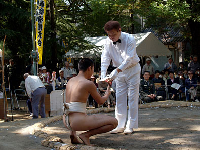 痛い勝負に勝って嬉しい金一封